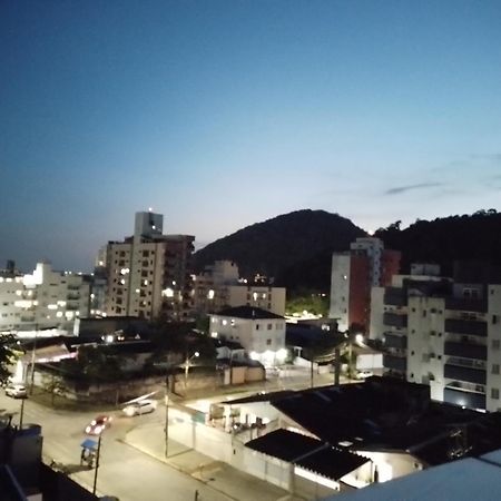 Cobertura perto da Praia da Enseada, com Churrasqueira, Wi Fi - Ideal para a Família e Amigos Guarujá Exterior foto