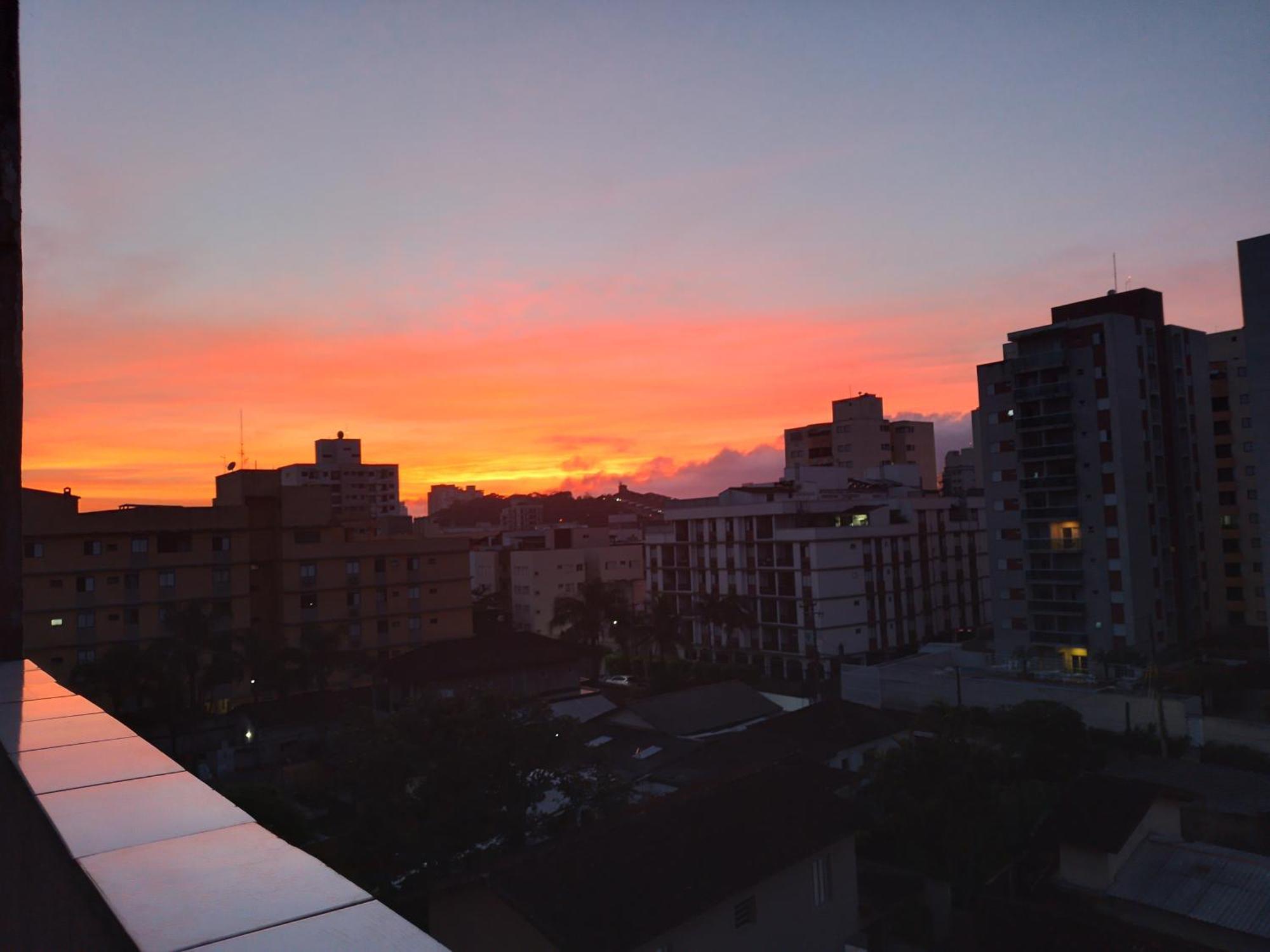 Cobertura perto da Praia da Enseada, com Churrasqueira, Wi Fi - Ideal para a Família e Amigos Guarujá Exterior foto